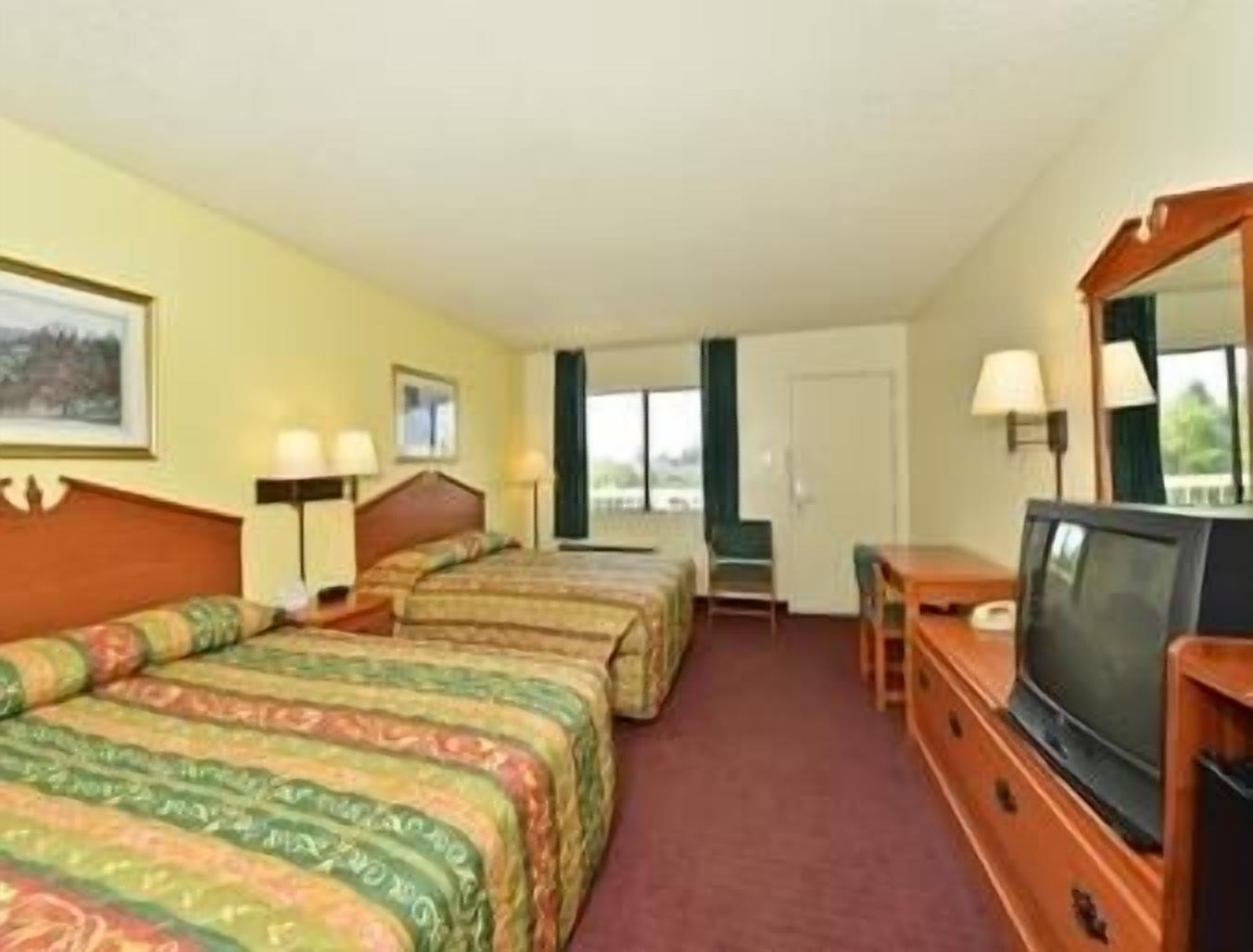 Super 8 By Wyndham Bakersfield/Central Hotel Room photo