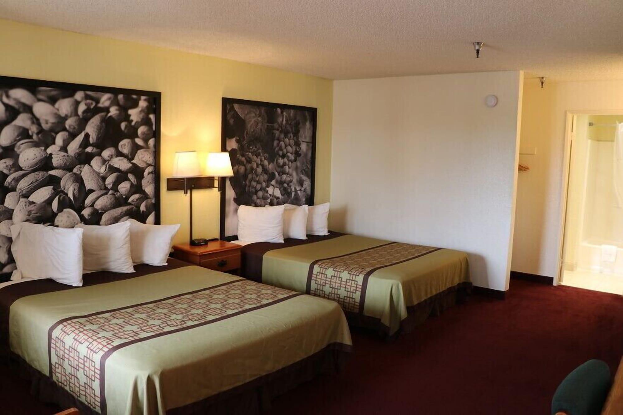 Super 8 By Wyndham Bakersfield/Central Exterior photo