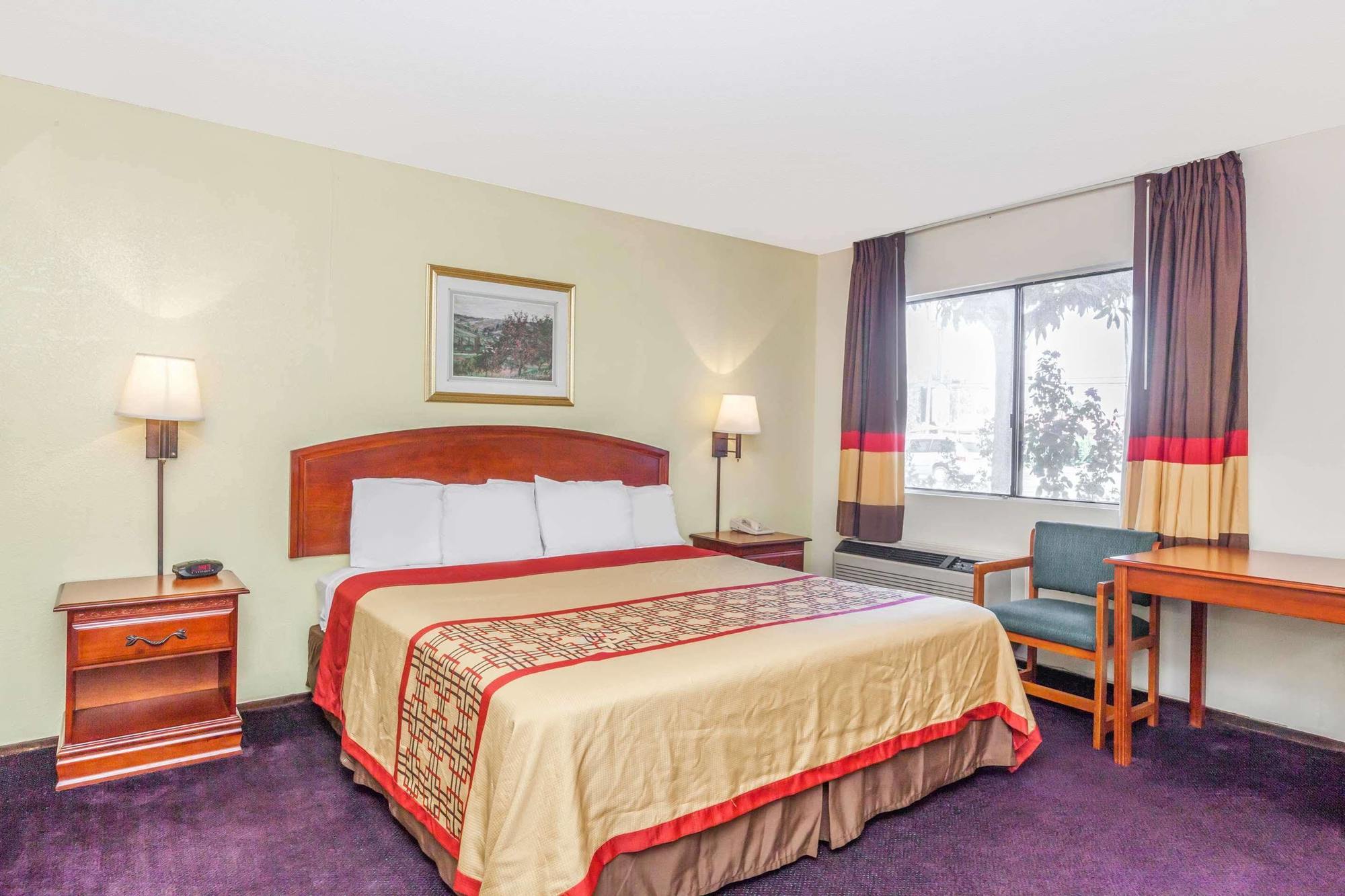 Super 8 By Wyndham Bakersfield/Central Exterior photo